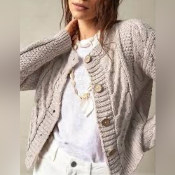 Carraig Donn, 100% merino wool sweater, made in Ireland, size S, Oatmeal color